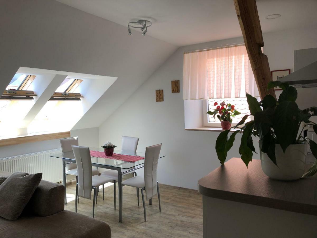 Apartma Linhartov Trg Radovljica Buitenkant foto